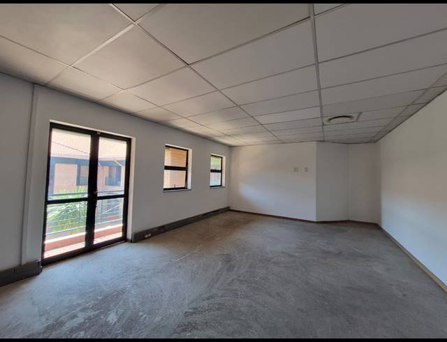 549M² OFFICE TO LET IN SUNNINGHILL